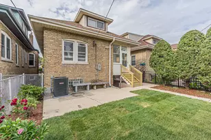 2539 W Morse Ave, Chicago, IL 60645 - Photo 49