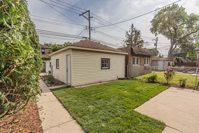 2539 W Morse Avenue, Chicago, IL 60645 - Photo 39
