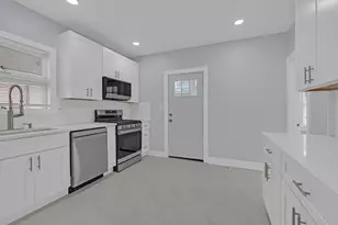 2539 W Morse Ave, Chicago, IL 60645 - Photo 15