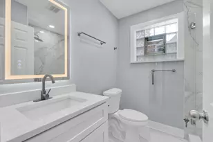 2539 W Morse Ave, Chicago, IL 60645 - Photo 23