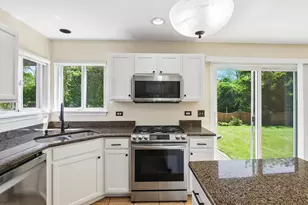 1322 Pennsbury Ln, Aurora, IL 60502 - Photo 13
