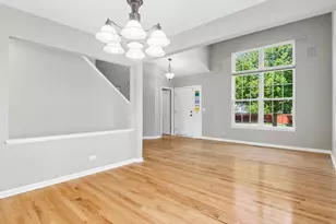 1322 Pennsbury Ln, Aurora, IL 60502 - Photo 11