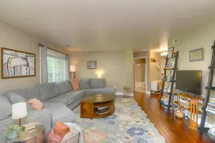 208 Winnsboro Ct, Schaumburg, IL 60193 - Photo 5