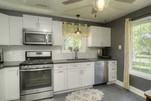 208 Winnsboro Ct, Schaumburg, IL 60193 - Photo 7
