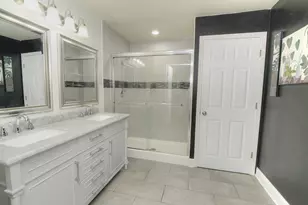 208 Winnsboro Ct, Schaumburg, IL 60193 - Photo 15