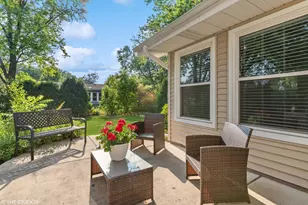 1400 Meyer Rd, Hoffman Estates, IL 60169 - Photo 21