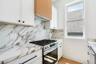 3329 N Whipple St, Chicago, IL 60618 - Photo 11