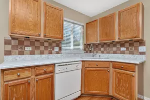 2509 Rosehall Ln, Aurora, IL 60503 - Photo 19