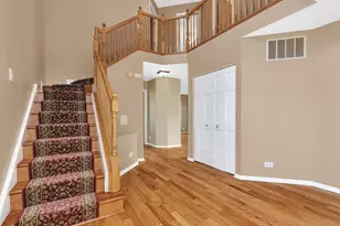2509 Rosehall Ln, Aurora, IL 60503 - Photo 3