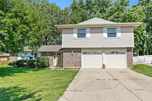 31 S Salem Dr, Schaumburg, IL 60193 - Photo 1