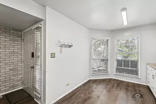 4 Berkshire Ct, Streamwood, IL 60107 - Photo 7