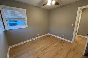 2909 W Howard St, Chicago, IL 60645 - Photo 11