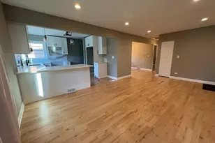 2909 W Howard St, Chicago, IL 60645 - Photo 3