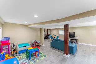 3747 N Oleander Ave, Chicago, IL 60634 - Photo 23