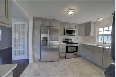 379 W North Street, Watseka, IL 60970 - Photo 3