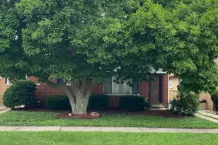 384 Greenbay Ave, Calumet City, IL 60409 - Photo 1