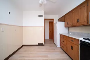 321 N London Ave, Rockford, IL 61107 - Photo 9