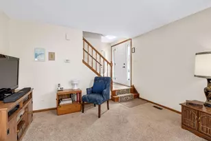 7932 Stewart Dr, Darien, IL 60561 - Photo 5