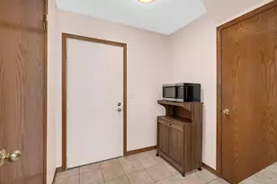 7932 Stewart Dr, Darien, IL 60561 - Photo 11