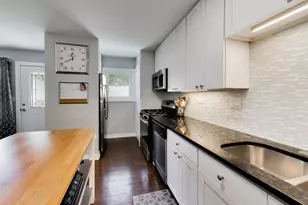 1067 Carpenter Ct, Elk Grove Village, IL 60007 - Photo 13