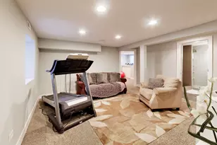 1067 Carpenter Ct, Elk Grove Village, IL 60007 - Photo 33
