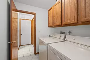 204 Jason Ct, Bloomingdale, IL 60108 - Photo 9