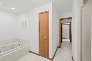 204 Jason Ct, Bloomingdale, IL 60108 - Photo 13