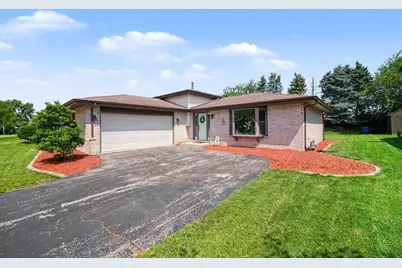 537 Willow Lane, Beecher, IL 60401 - Photo 1
