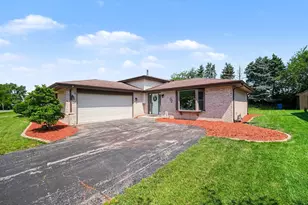 537 Willow Ln, Beecher, IL 60401 - Photo 1