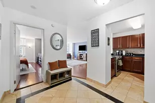 525 W Hawthorne Pl, Chicago, IL 60657 - Photo 7