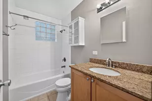 2633 W Belmont Ave, Chicago, IL 60618 - Photo 17