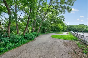 2633 W Belmont Ave, Chicago, IL 60618 - Photo 35