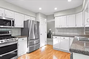 2717 Bordeaux Pl, Lisle, IL 60532 - Photo 11
