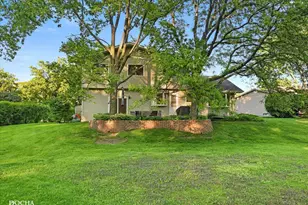 2717 Bordeaux Pl, Lisle, IL 60532 - Photo 3