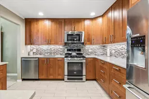 616 Edinburgh Ln, Prospect Heights, IL 60070 - Photo 7