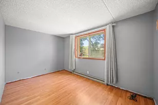1060 N Farnsworth Ave, Aurora, IL 60505 - Photo 7