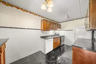 1060 N Farnsworth Ave, Aurora, IL 60505 - Photo 5