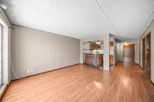 1060 N Farnsworth Ave, Aurora, IL 60505 - Photo 3