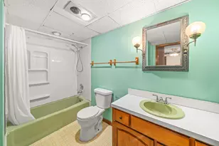 1060 N Farnsworth Ave, Aurora, IL 60505 - Photo 11