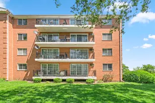 1060 N Farnsworth Ave, Aurora, IL 60505 - Photo 13