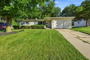4605 Ashley Dr, McHenry, IL 60050 - Photo 1