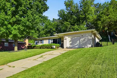 4605 Ashley Drive, McHenry, IL 60050 - Photo 3