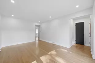 6332 N Mobile Ave, Chicago, IL 60646 - Photo 5