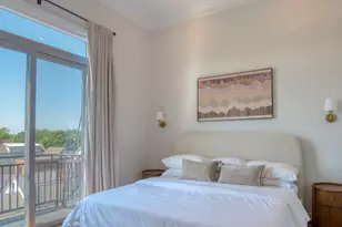 2211 W Roscoe St, Chicago, IL 60618 - Photo 17