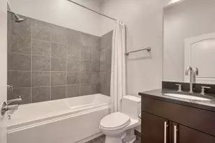 2211 W Roscoe St, Chicago, IL 60618 - Photo 15