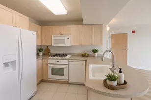 1720 Maple Ave, Evanston, IL 60201 - Photo 11