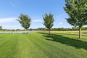 545 Autumn Cir, Pingree Grove, IL 60140 - Photo 23