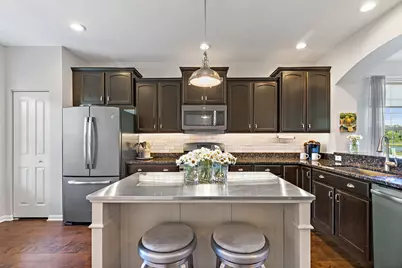 545 Autumn Circle, Pingree Grove, IL 60140 - Photo 5