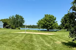 330 Elmwood Ln, Bloomingdale, IL 60108 - Photo 33