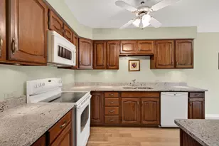 1393 W Shire Circle, Inverness, IL 60067 - Photo 5